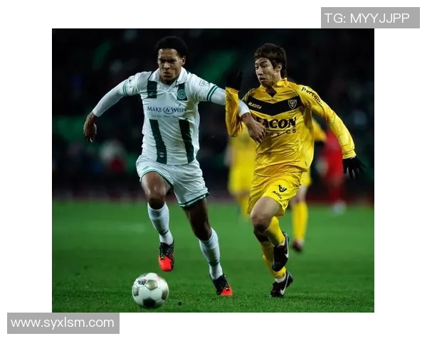 苏里南足球明星的辉煌成就与影响力全面解析 苏里南足球明星的辉煌成就与影响力全面解析